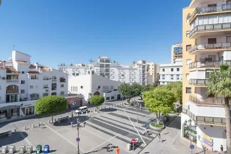 Apartamentos Maestra Miret contacts